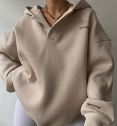 Bluza damska oversize z kapturem - dekolt z wcięciem