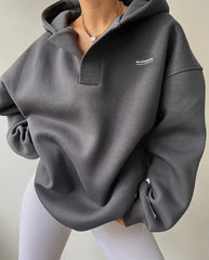 Bluza damska oversize z kapturem - dekolt z wcięciem