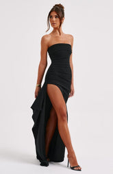 Czarna damska sukienka wieczorowa