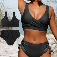 Dwuczęściowy zestaw bikini z wiązanym dołem po bokach