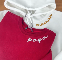 AmoraWear – bluza z haftem „MOM” | prezent dla mamy