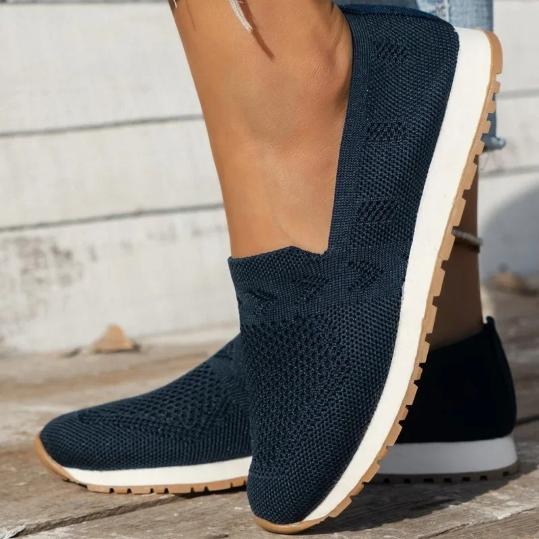 Buty wsuwane z teksturowaną podeszwą