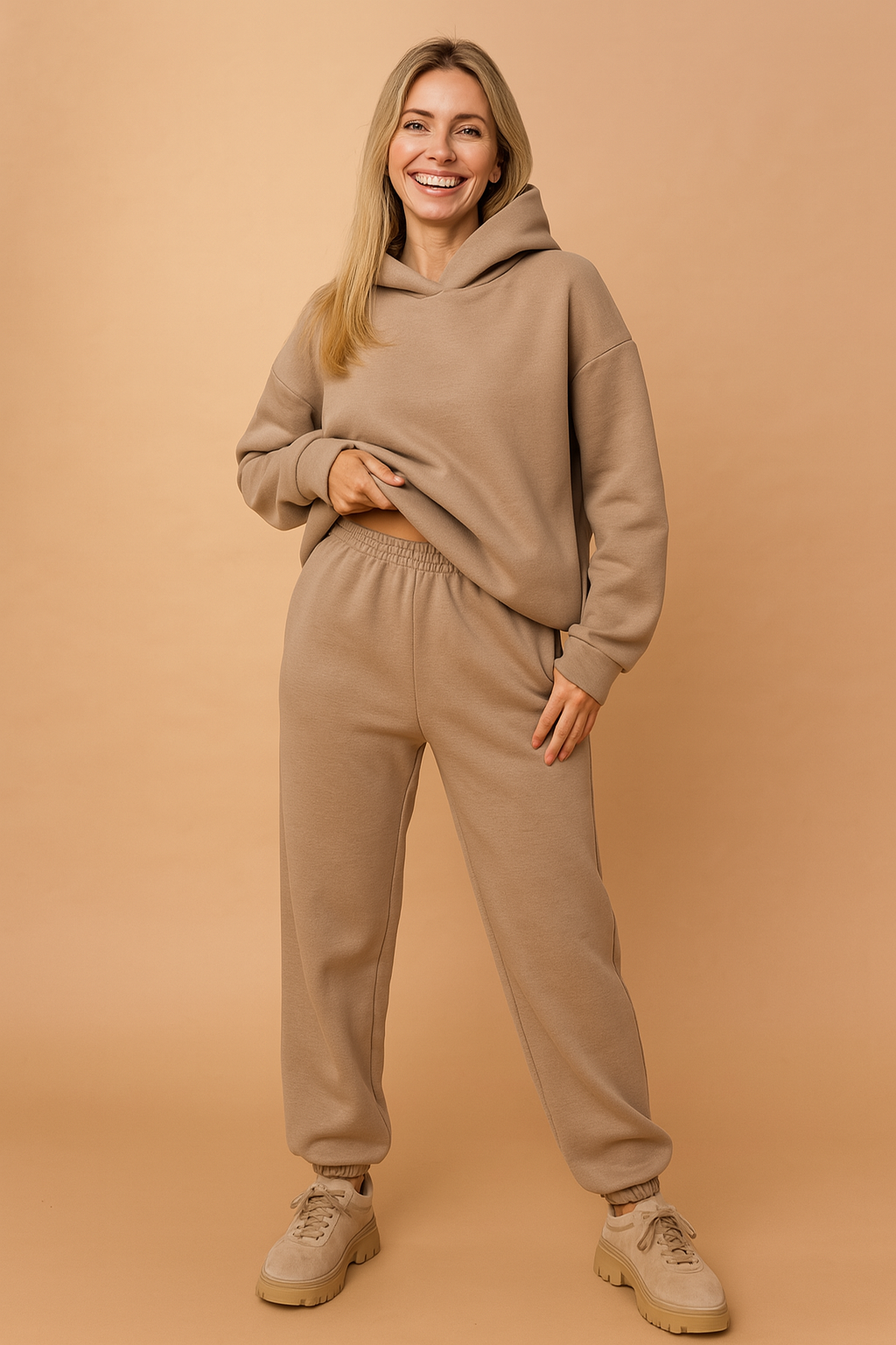 Dres damski dwuczęściowy z kapturem - bluza oversize i spodnie